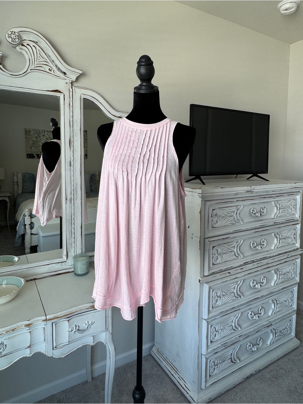 We The Free Light Pink Pintuck Front Tank Top